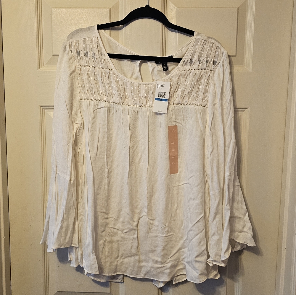 Women's White Blouse. Jessica Simpson. XL